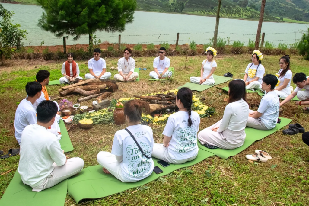 retreat yoga meditation vietnam